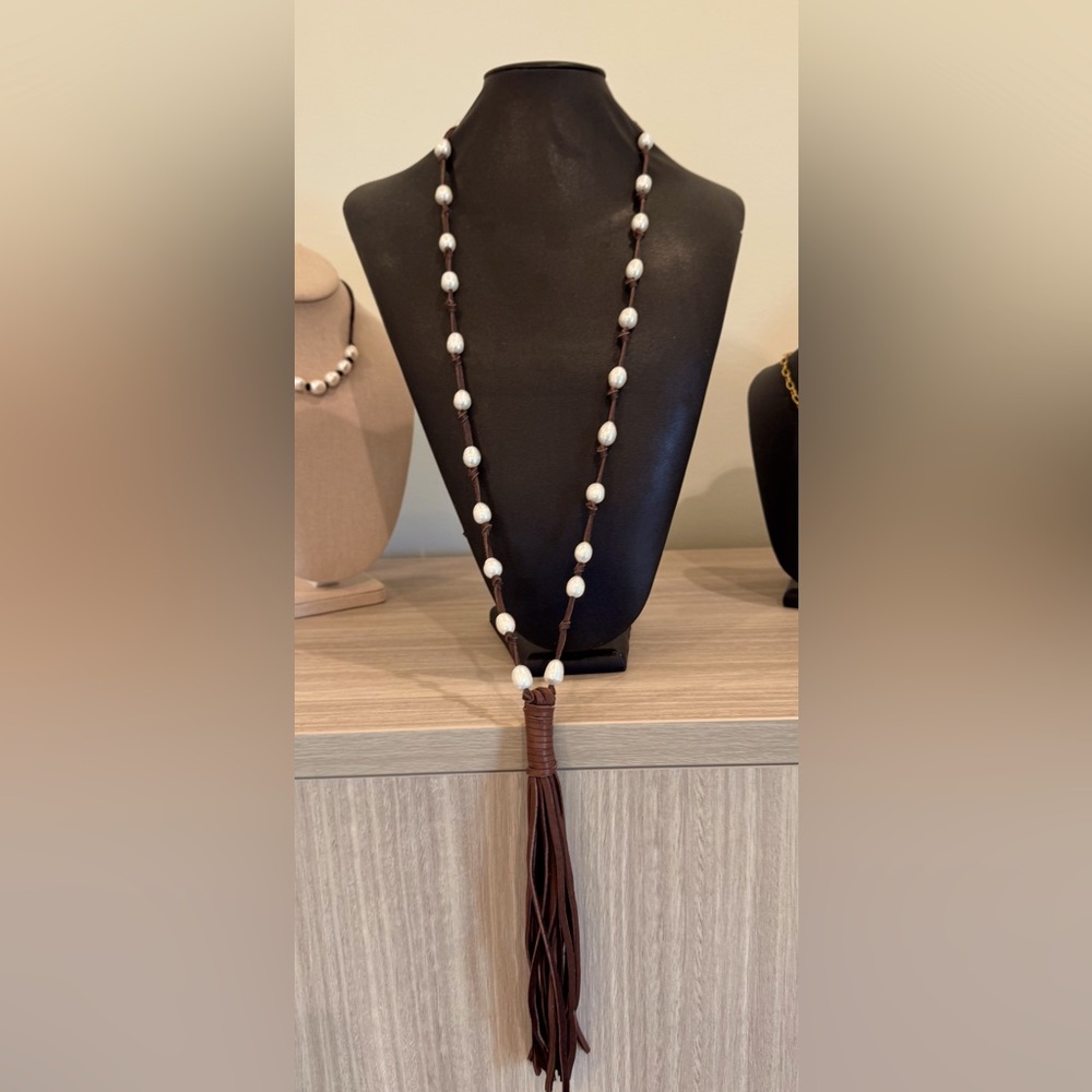 Fresh Water Pearl & Leather Necklace